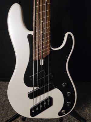 Dingwall SP1, Ducati Pearl White, 5-String<br><br>In Stock