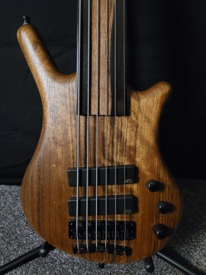Warwick Teambuilt, Pro Series Thumb BO 6 Fretless<br><br>In Stock