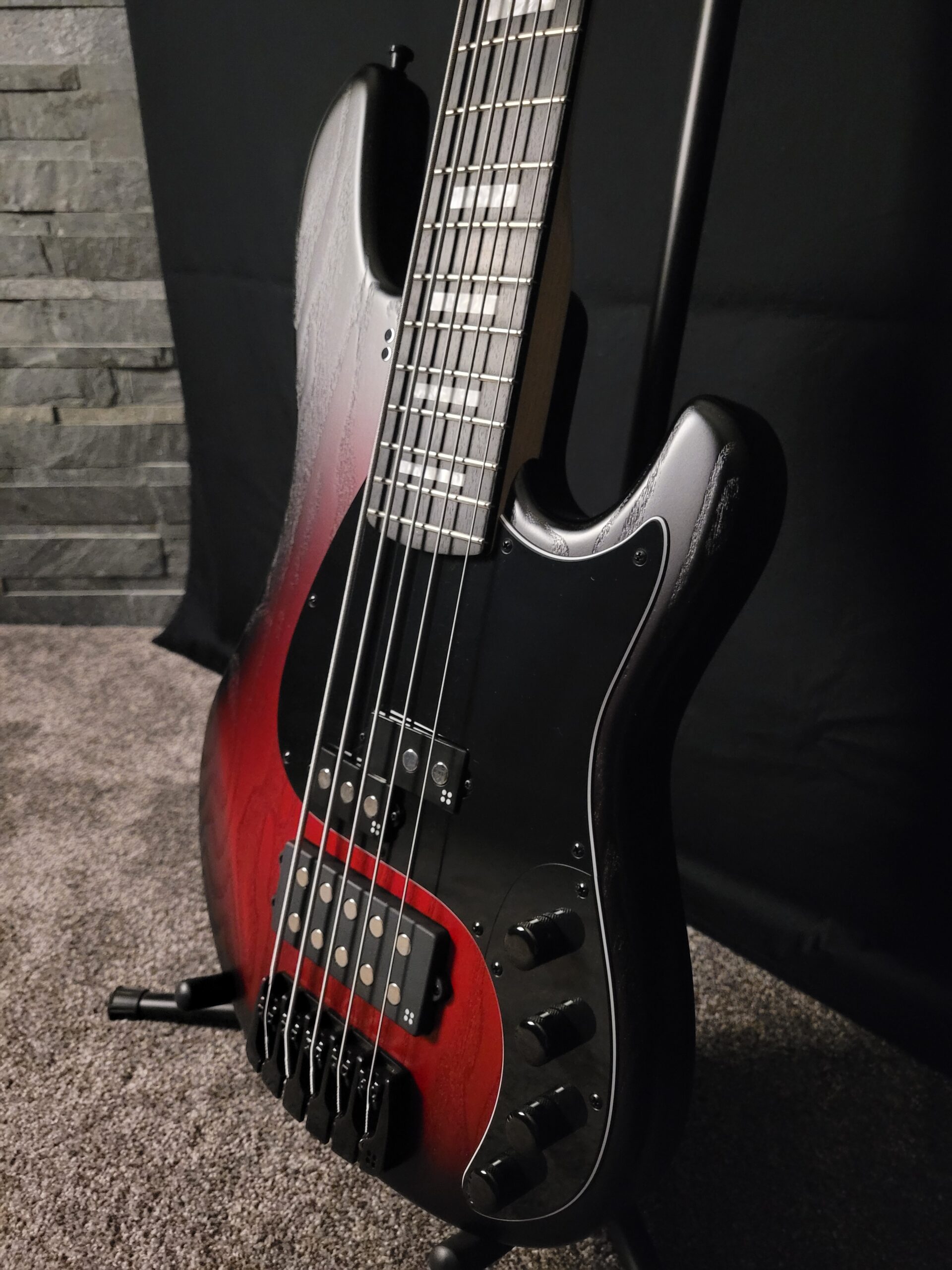 Sandberg California VM, 5-String Matte Redburst<br><br>In Stock - Image 2